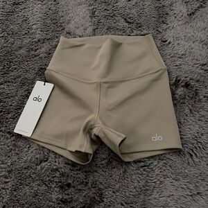 ALO Yoga Women's Beige Bike Shorts